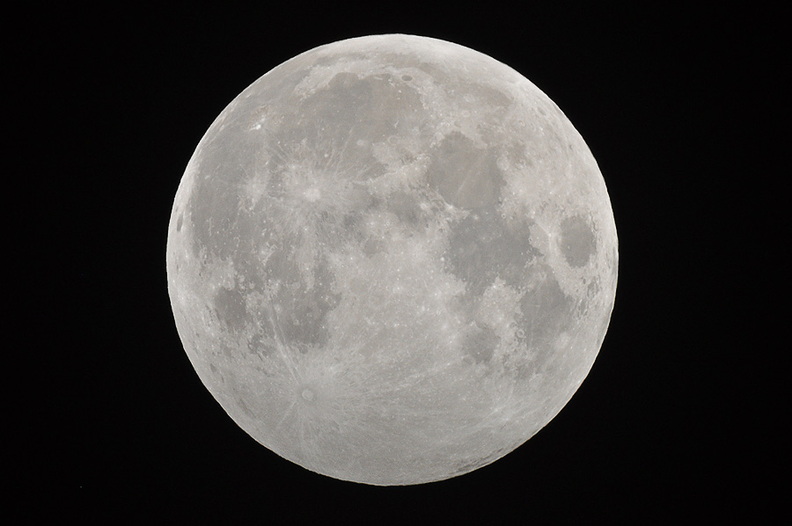 Maximale_Finsternis_23-46h_UT.jpg