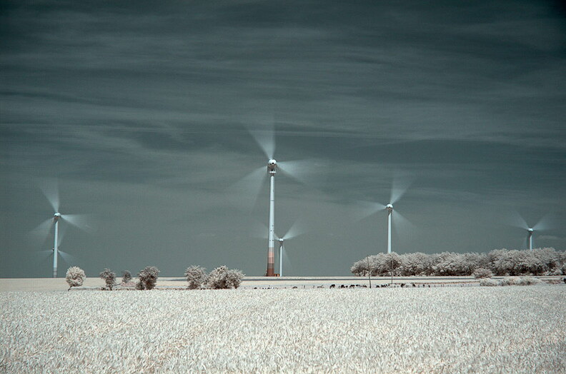 Windkraftwerke_in_Orsbach.jpg